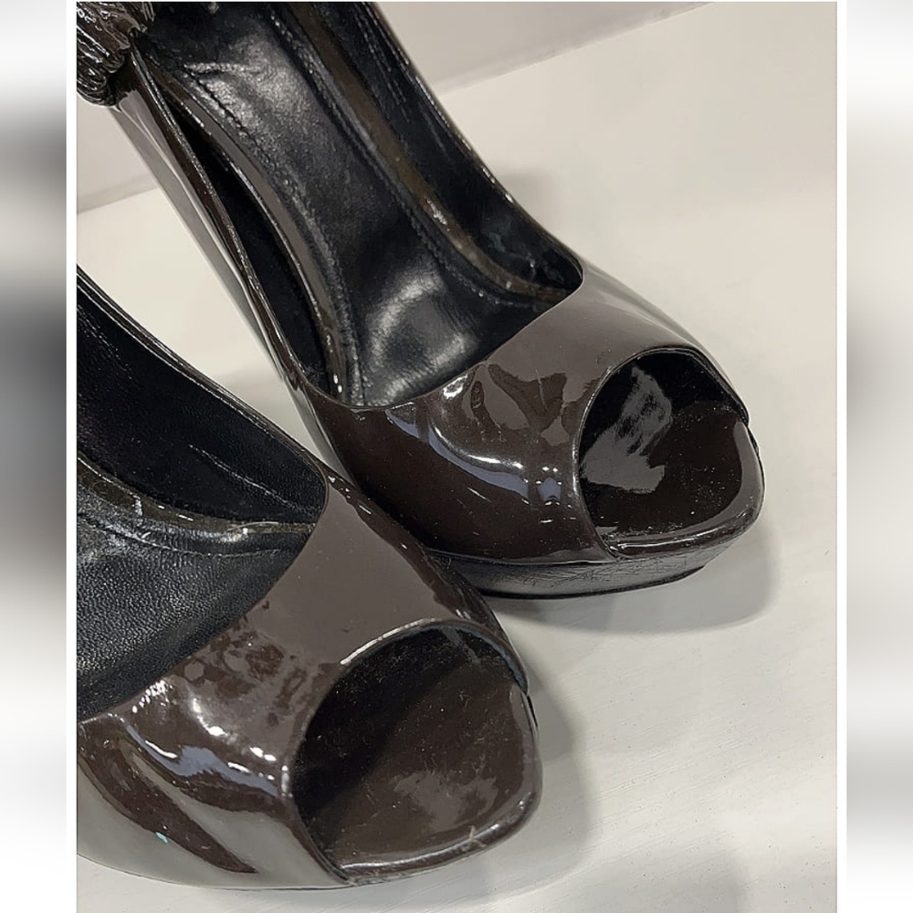 BURBERRY Brown Patnent Leather Curved Heel Peep Toe Pumps Good Condition 39 1/2 - Picture 3 of 11
